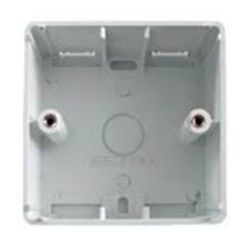 Настенная абонентская коробка UK 1G, 28 мм, белого цвета